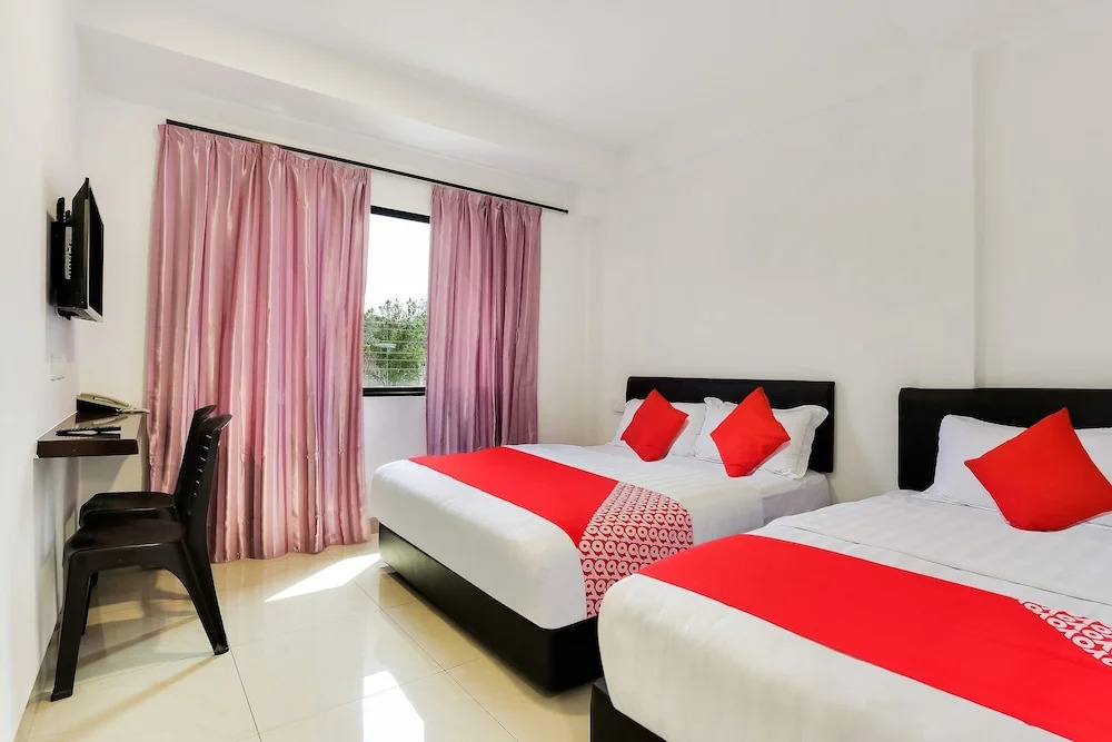 Super OYO 89495 Rich Hotel