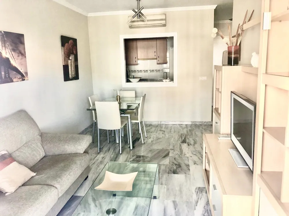 Estepona Port, 1 Bedroom Apartment - Only 5 Minutes Walk Into Estepona Port