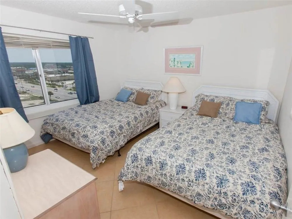 Summerchase 1008 - 3 Br condo by RedAwning