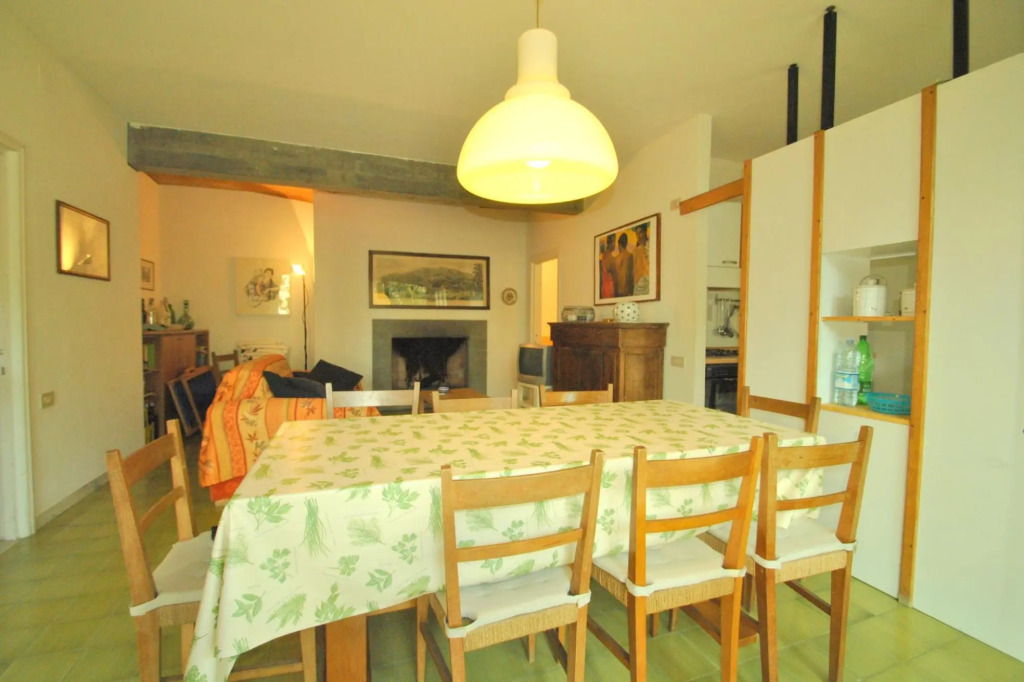 In vacation residence , 40 mt from the sea, apartment for 4-6 people, on the mezzanine floor with a-Villa Marina - Trilo Rosa