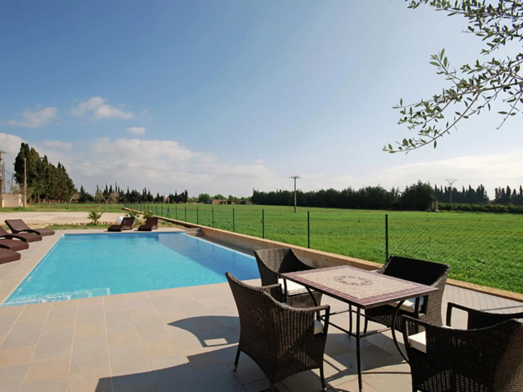 Modern Holiday Home With Private Swimming Pool