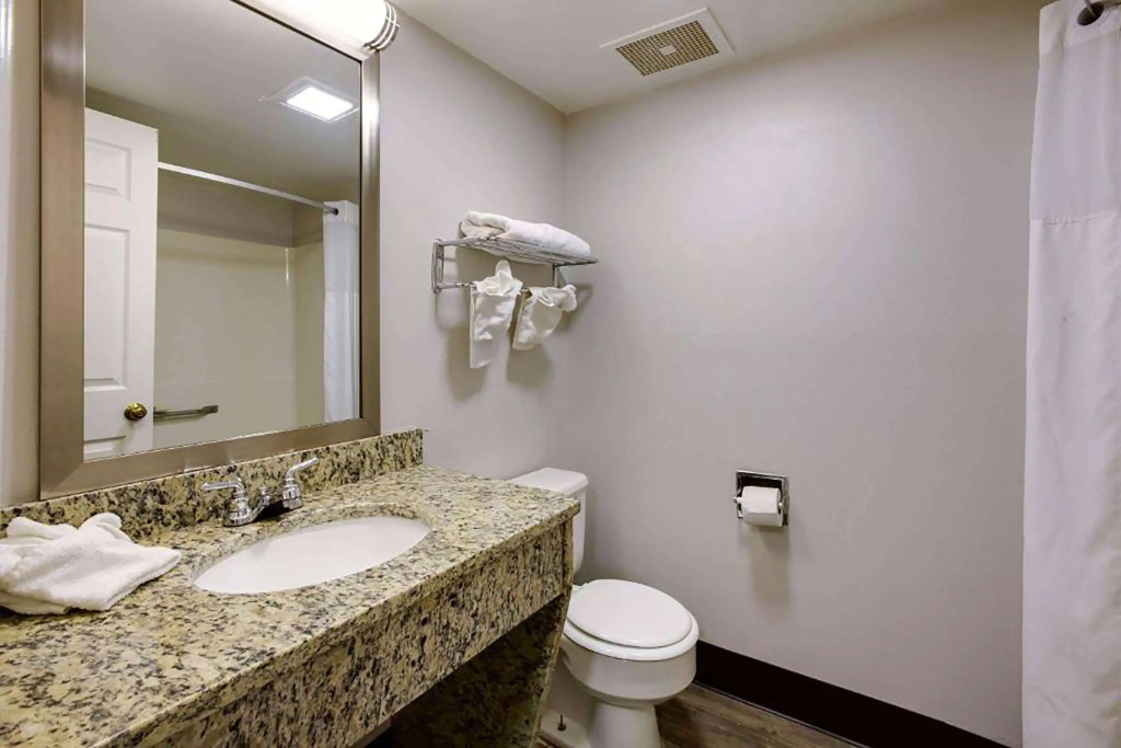 Travelodge by Wyndham Canton-Livonia Area, MI