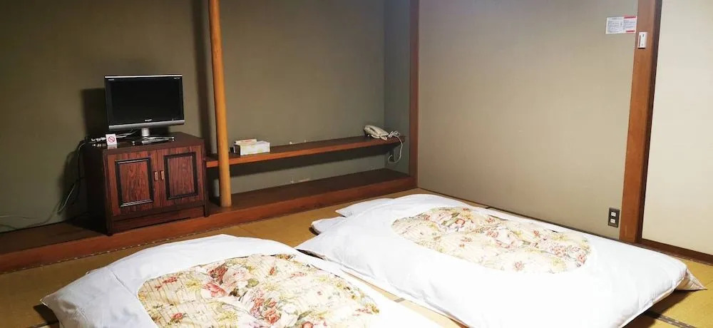 Shiozawa Onsen Shichihokan