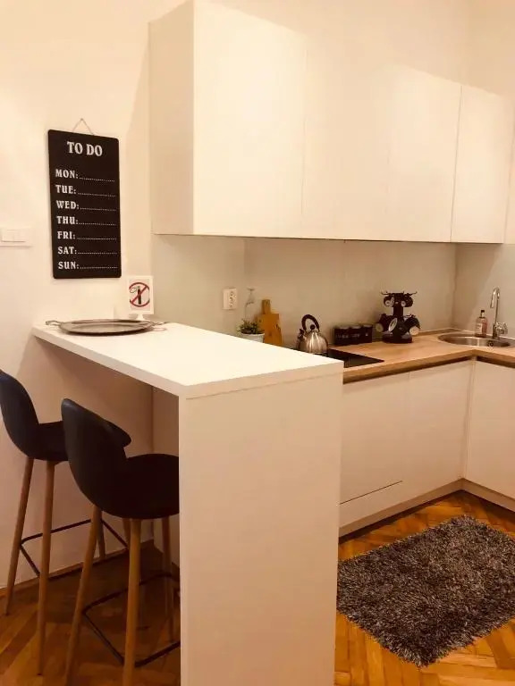 ROOM 44