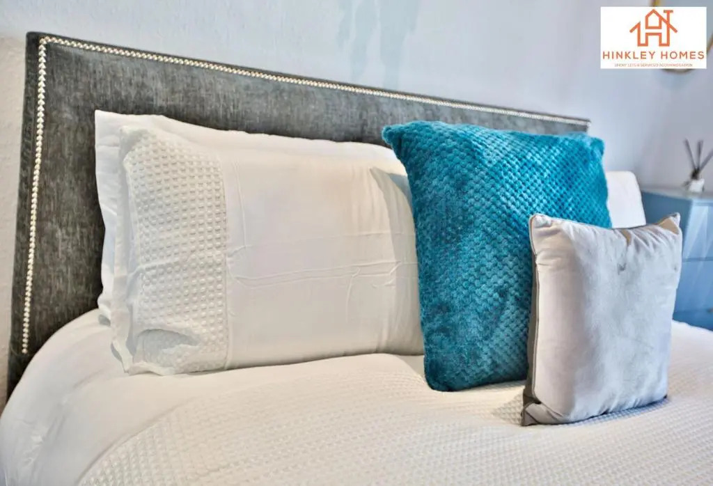 The Highstreet Retreat - Luxurious, Central & Spacious! By Hinkley Homes Short Lets & Serviced Accommodation