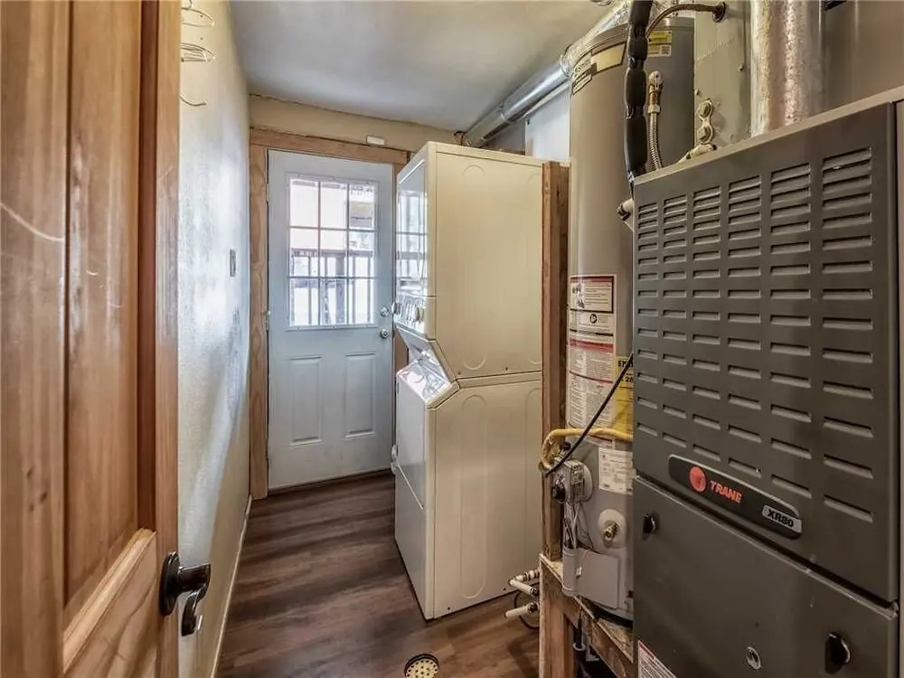 La Posada de Ponder - Four Bedroom Cabin with Hot Tub