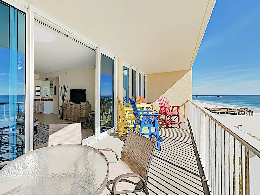 Gulf-view Coastal Elegance W/ Pool & Hot Tub 3 Bedroom Condo