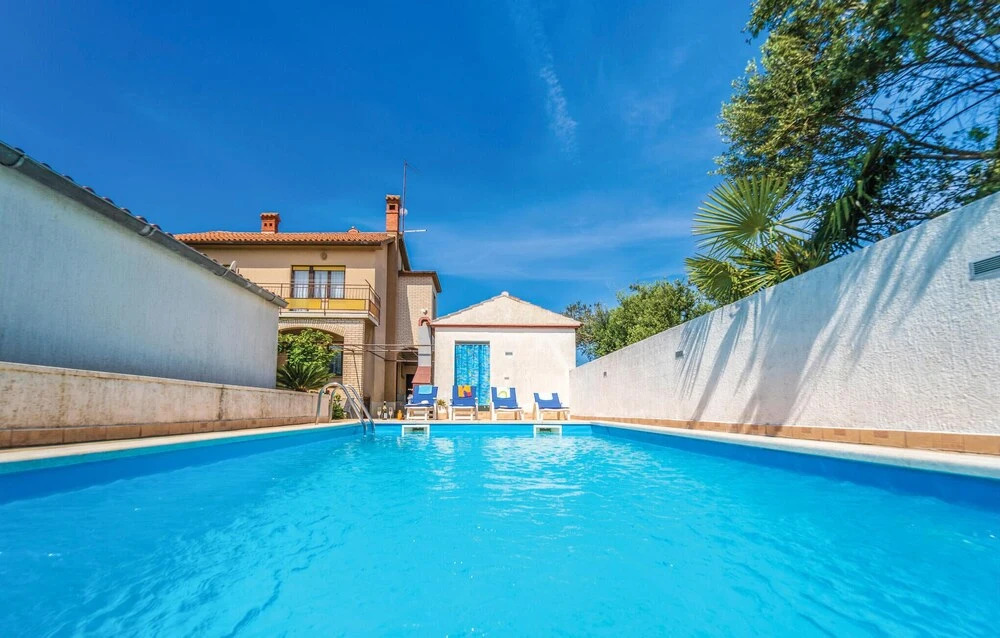 Beautiful Home in Stinjan With Wifi and 4 Bedrooms