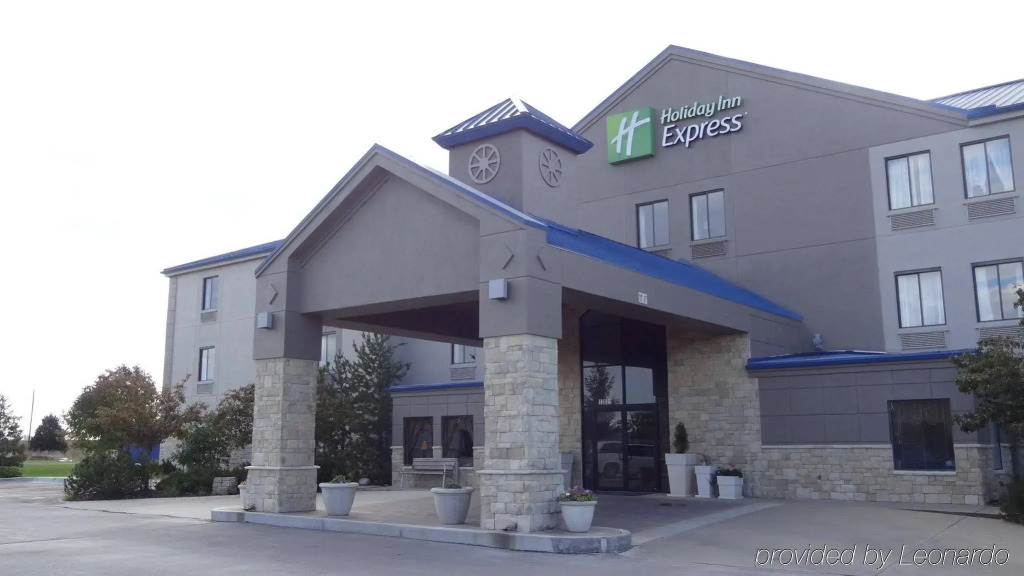 Holiday Inn Express Hotel Kansas City - Bonner Springs by IHG