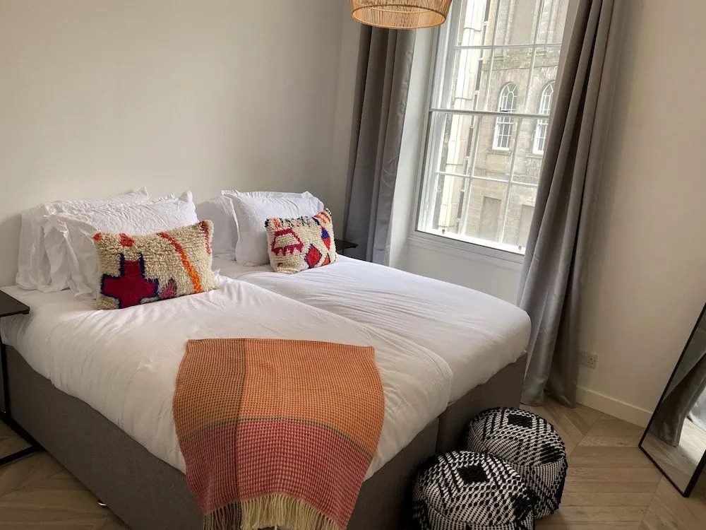 Leith Street Suite