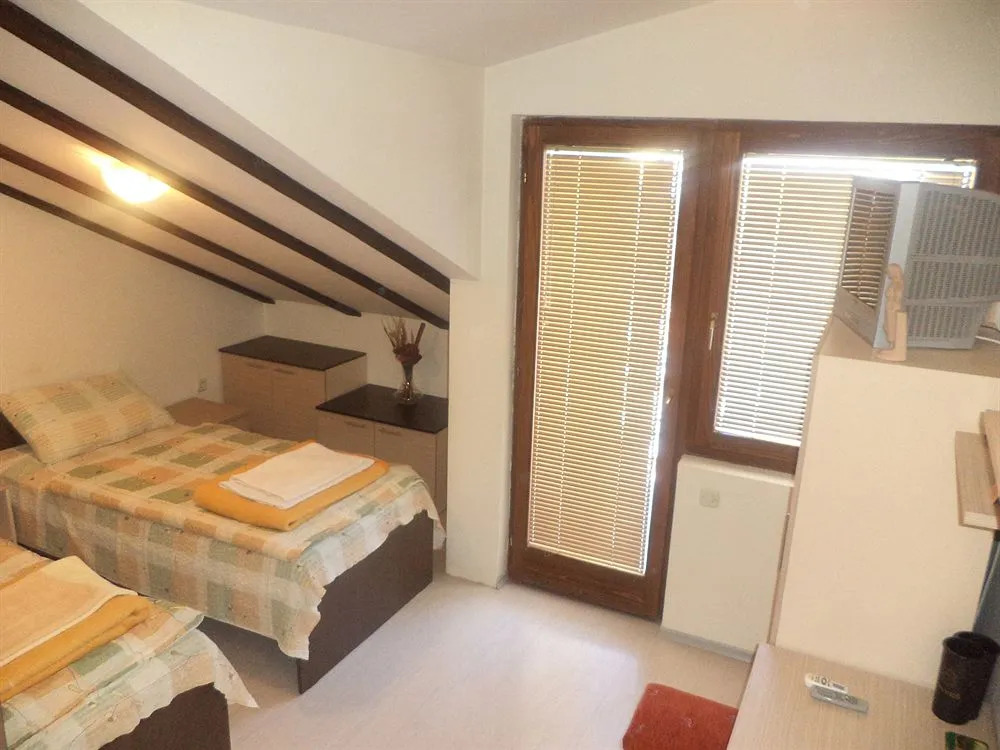 Luccia Apartments- Very Central Cozy Condo