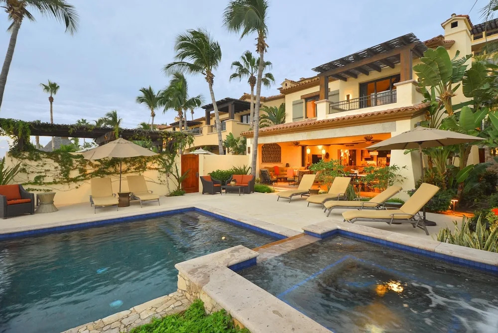 Opulent Medano Beachfront Villa W/beach Club Access: Hacienda Villa 11