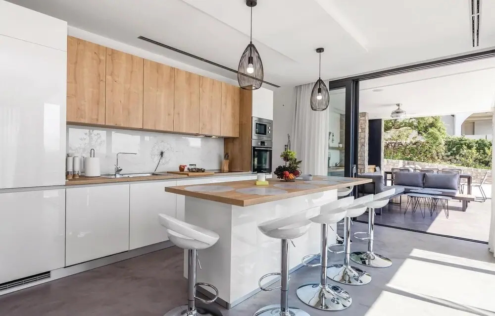 Stunning Home in Lun With 4 Bedrooms, Wifi and Outdoor Swimming Pool