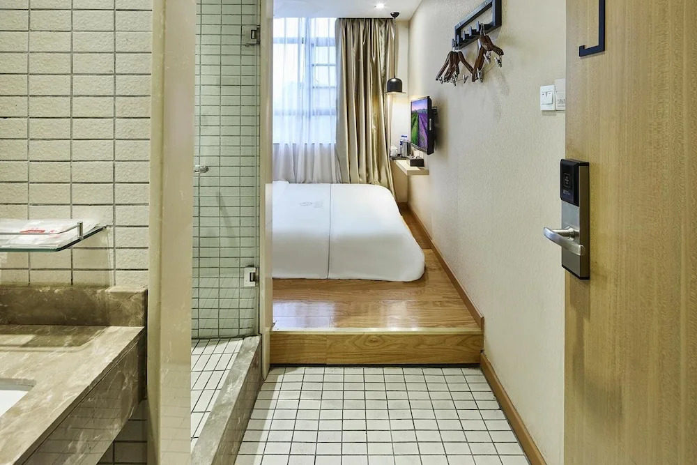 Jiangxia Business Hotel