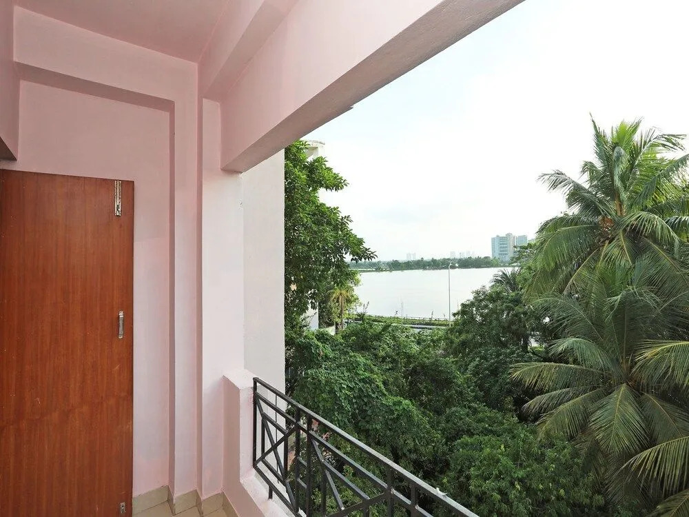 OYO 14818 Sudarshan Apartment