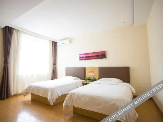 Yun Pan · Cape Town Collection Hotel (Qin Railway Station)
