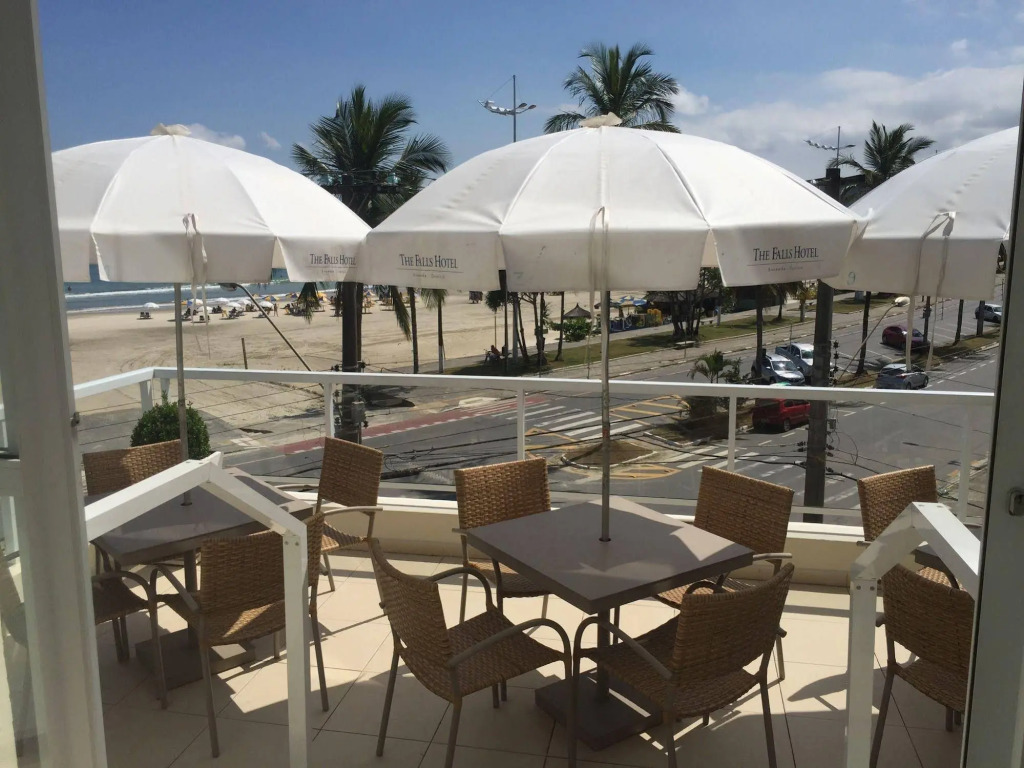 The Falls Hotel - Frente mar