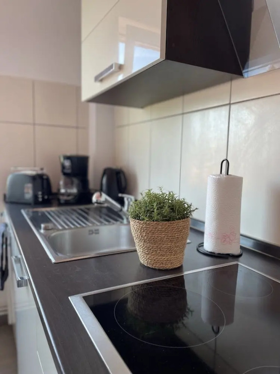 GREEN HILL Apartment