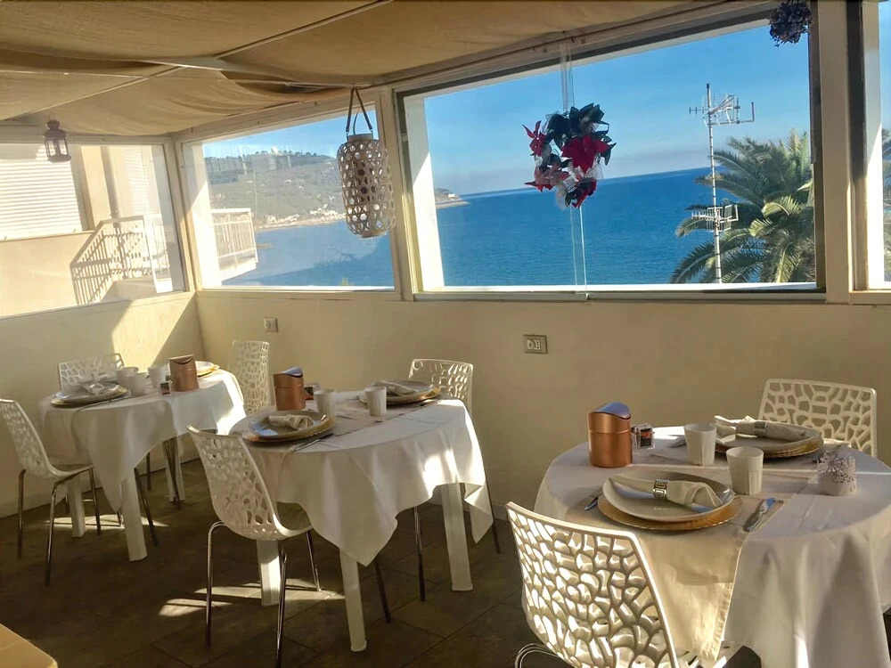 MoMart Guest House
