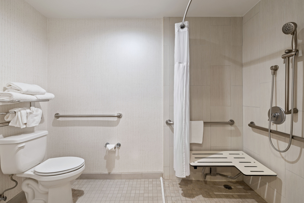 Holiday Inn Oxnard - Ventura by IHG