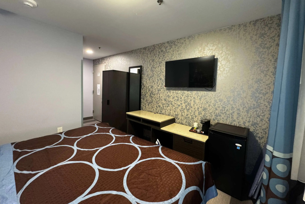 Super 8 by Wyndham Brooklyn Fulton Street/Broadway Junction