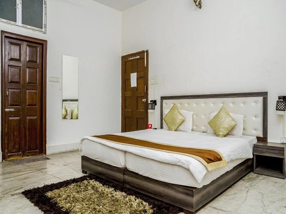 OYO 6774 Apartment The White Feathers
