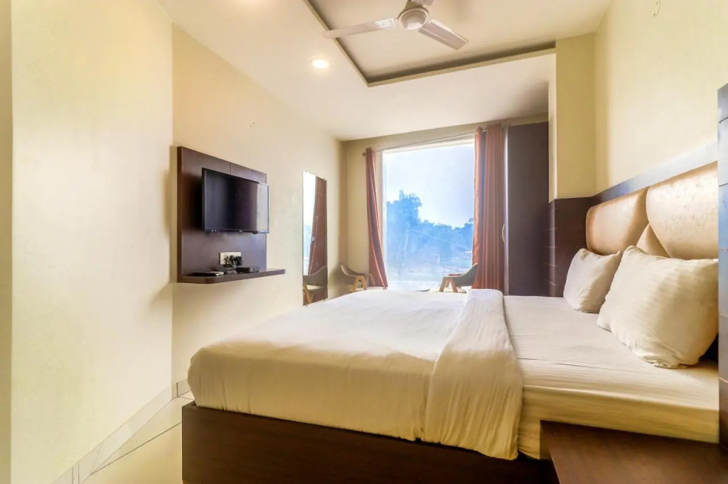 Fabhotel Nido