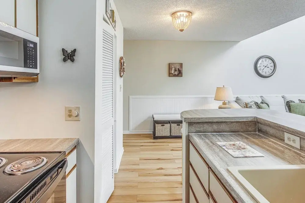 3 Mi to Beach Access: Little River Retreat!