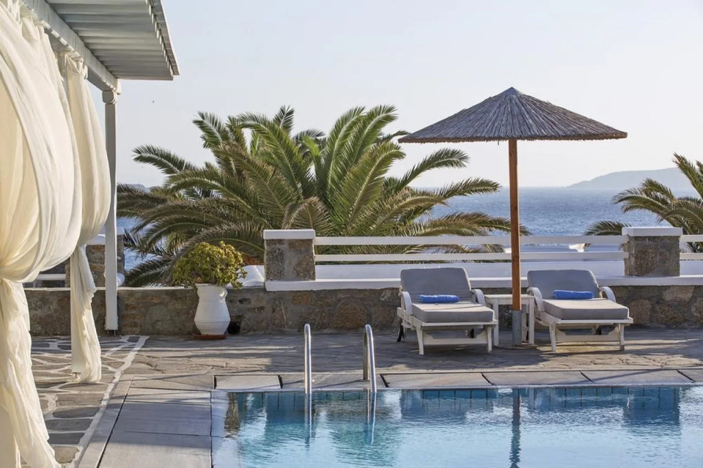 Manoulas Beach Mykonos Resort