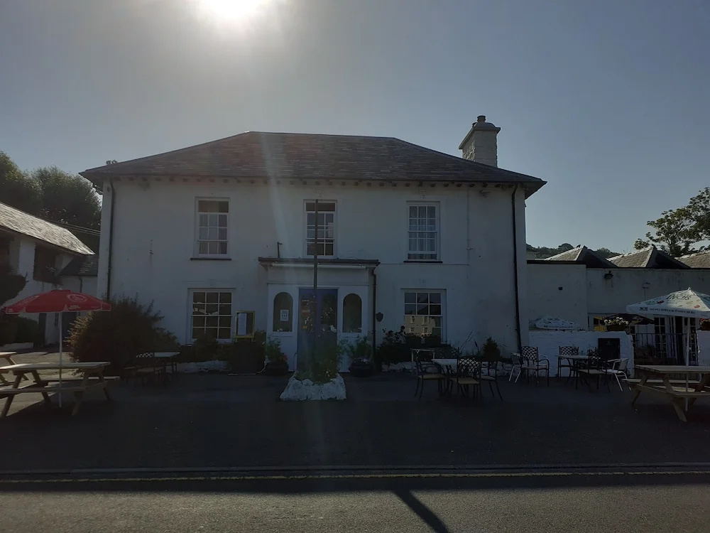 Feathers Hotel Bar and Restaurant