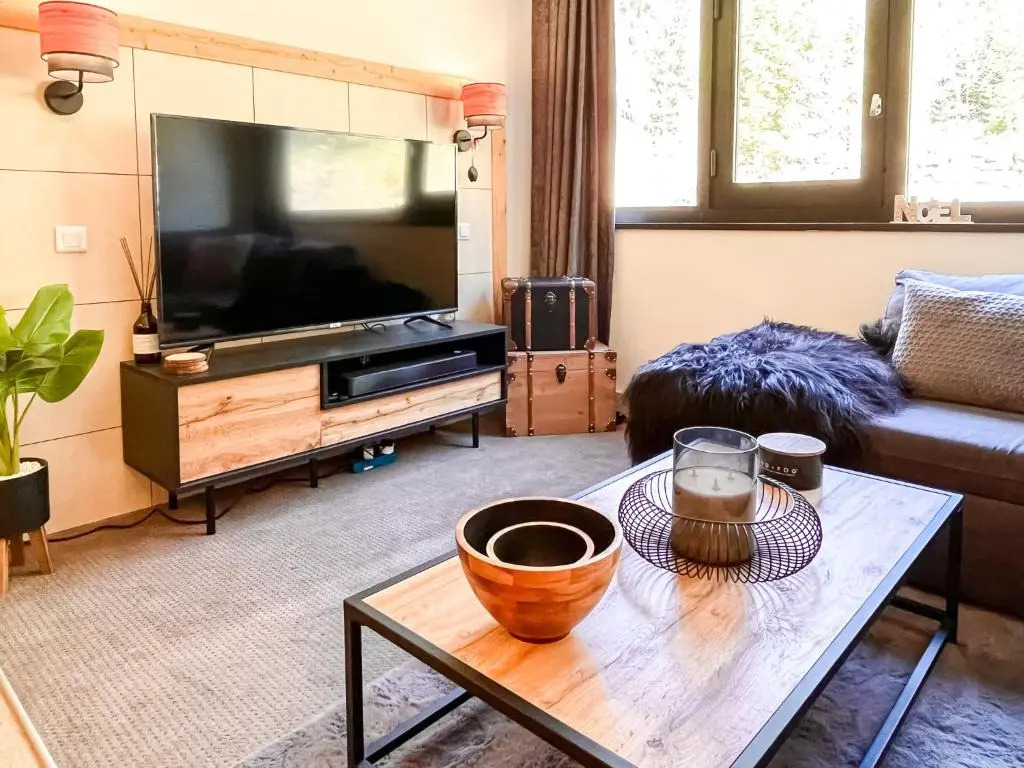 Large 2-Bedroom Apartment, Centre of Flaine Foret
