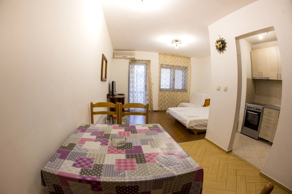 SMS Apartments