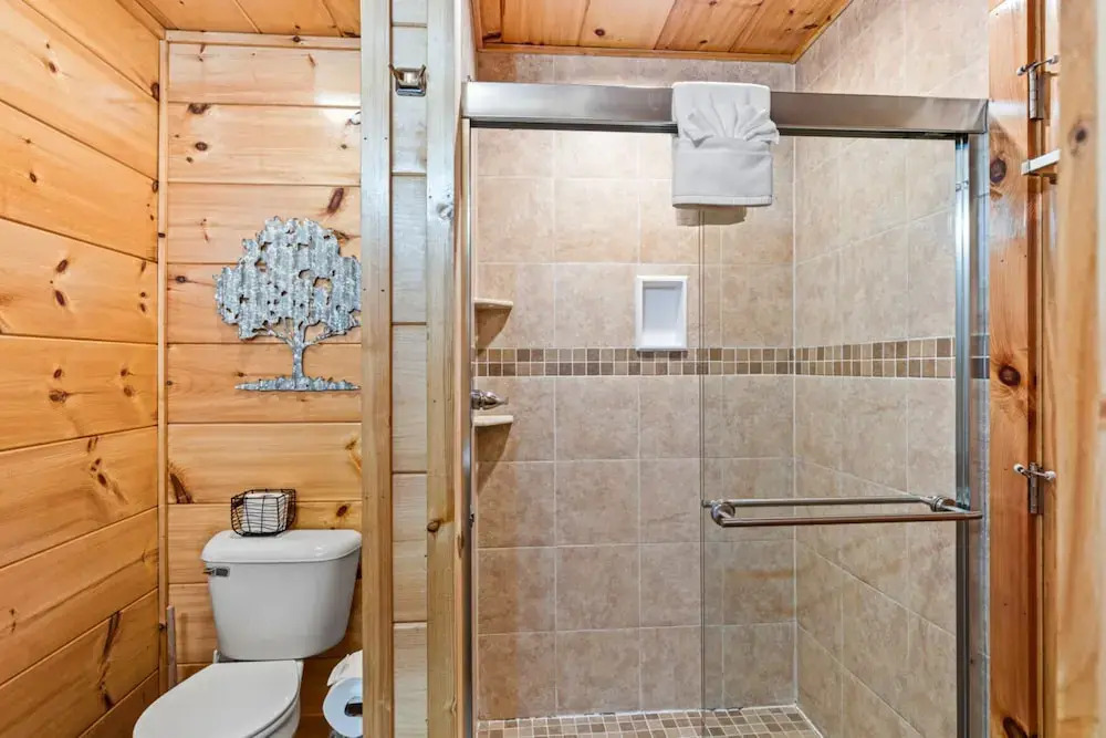 Rustic Mountain Retreat by Ghosal Luxury Lodging