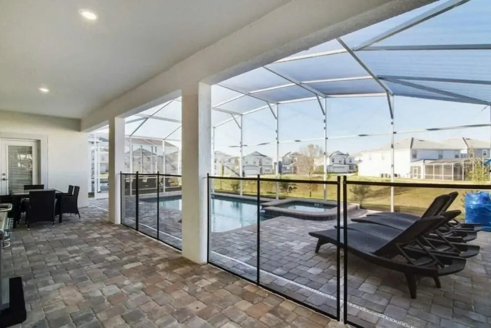 8912 Amazing Spacious Home