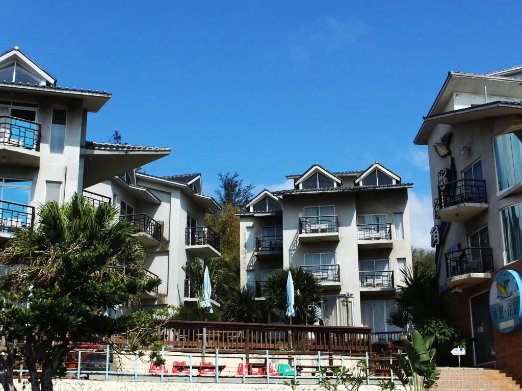 Haku Beach Days Inn