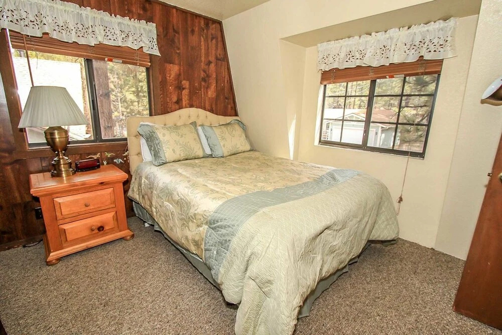 Birdie Cabin 1328 by RedAwning