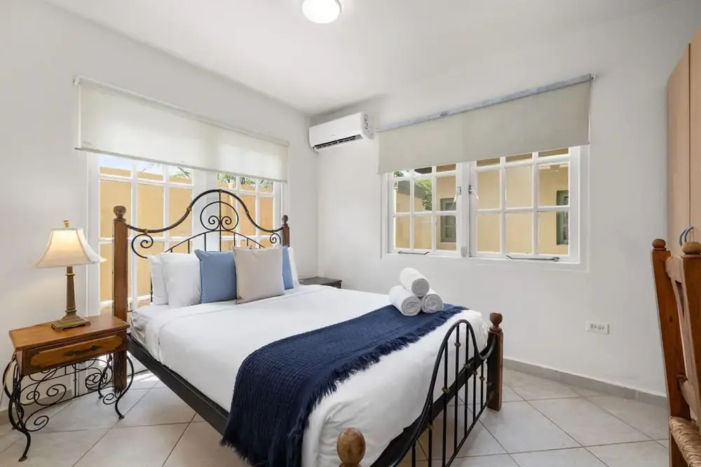 3BR Town Home in Gated Community Palm Beach