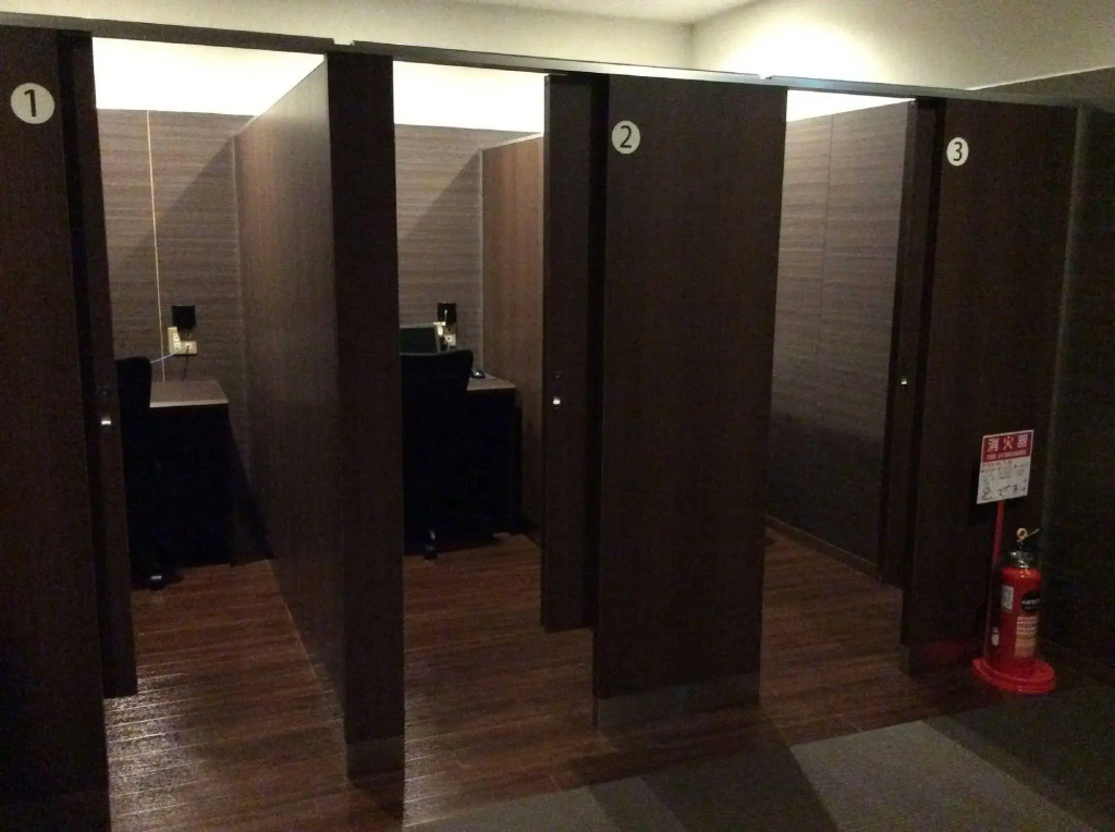 Sauna & Capsule Hotel Rumor Plaza