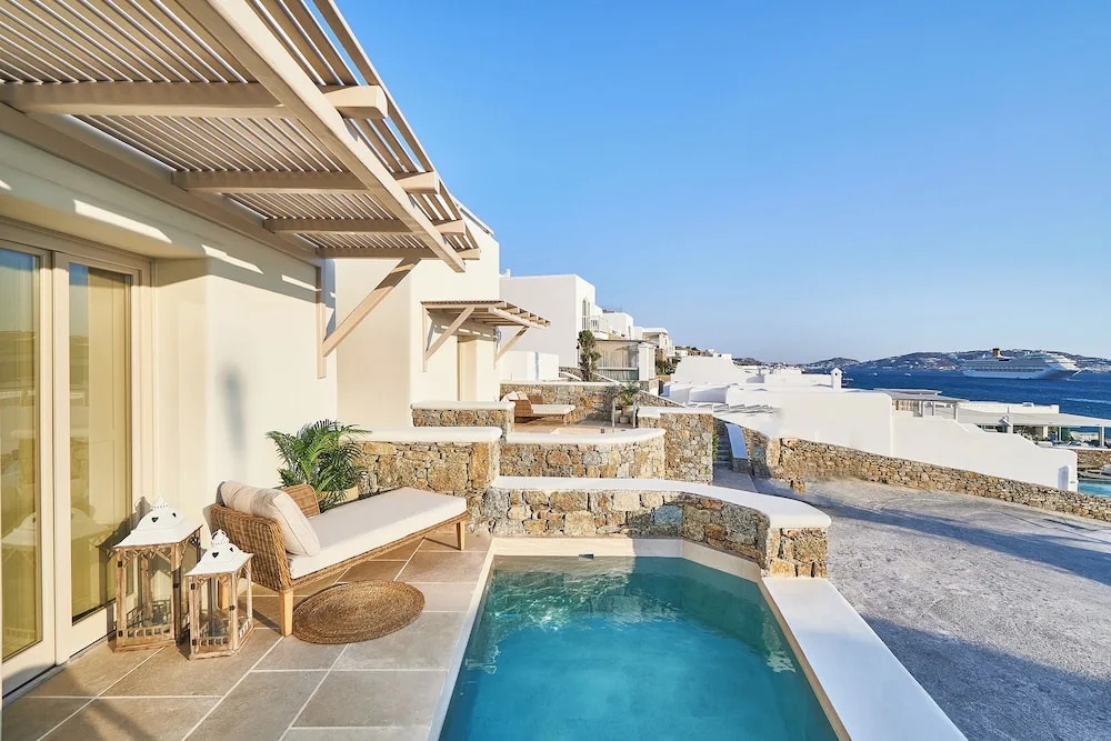 Aqua Mykonos Suites