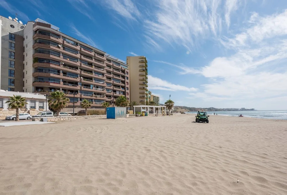 Magnificent 1st Line Beach Condo, Panoramic Sea Views