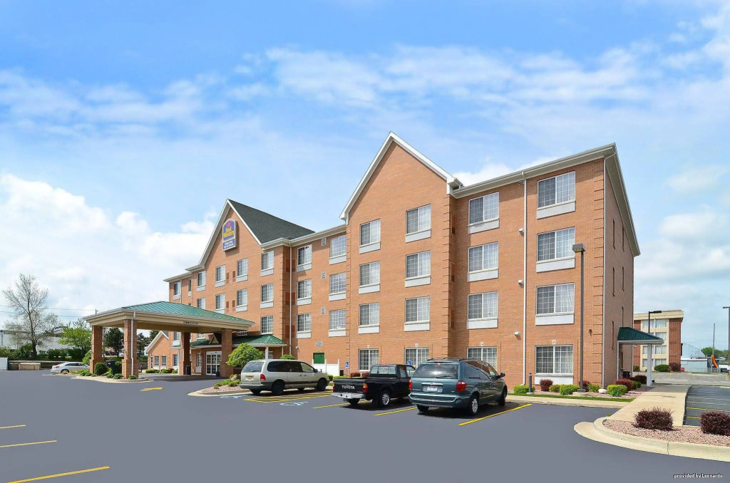 Executive Inn & Suites