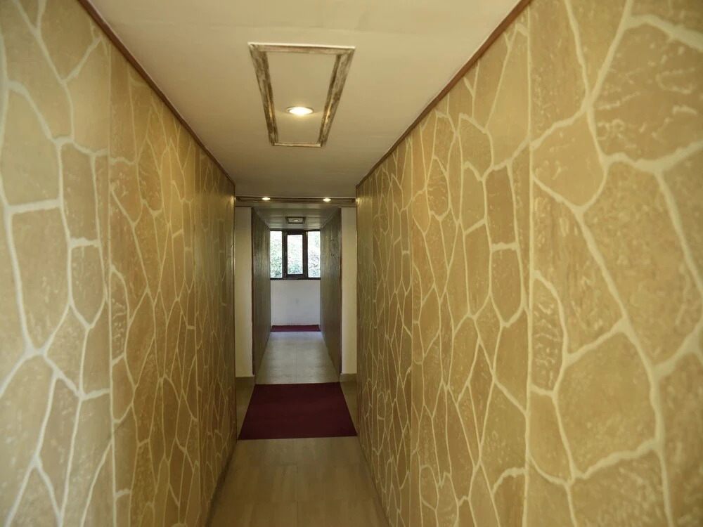 Itsy Hotels Crystal Palace Shimla With Valley View