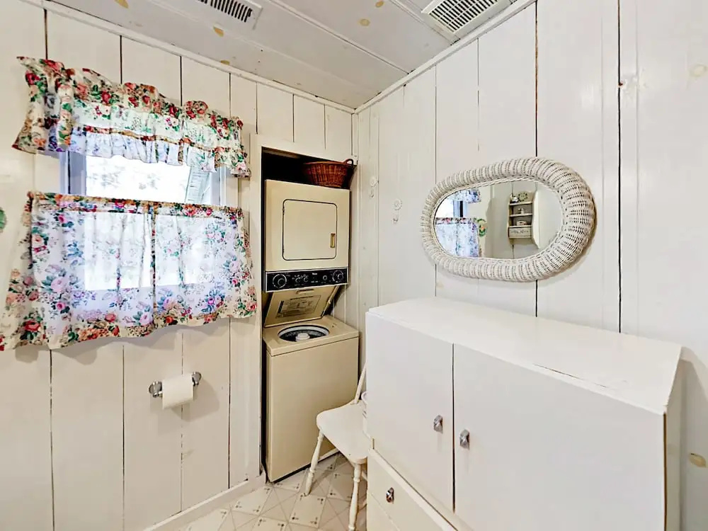 4025 Azure Avenue Home 3 Bedrooms 1 Bathroom Home