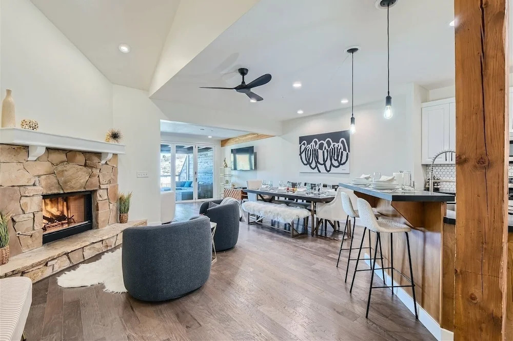 Ski Bunny Hideaway! Park City Escape! 3 Bedroom Townhouse by RedAwning