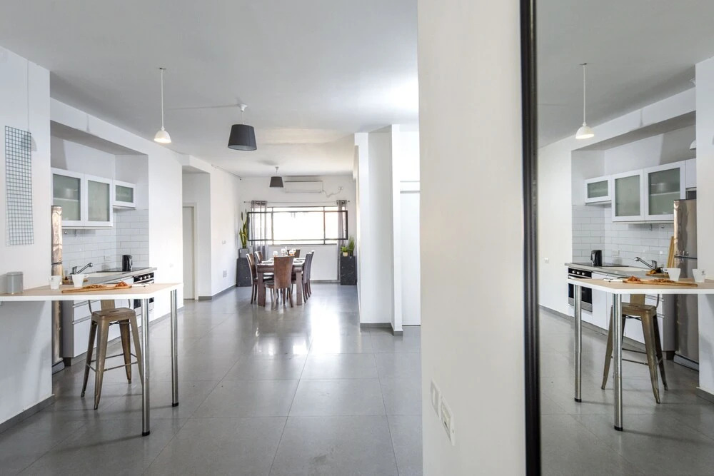 Spacious 4Bd With Balcony And Open View