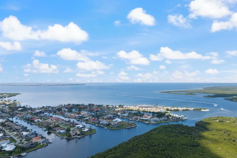 Heated Pool & Boat Dock! Port Charlotte Getaway