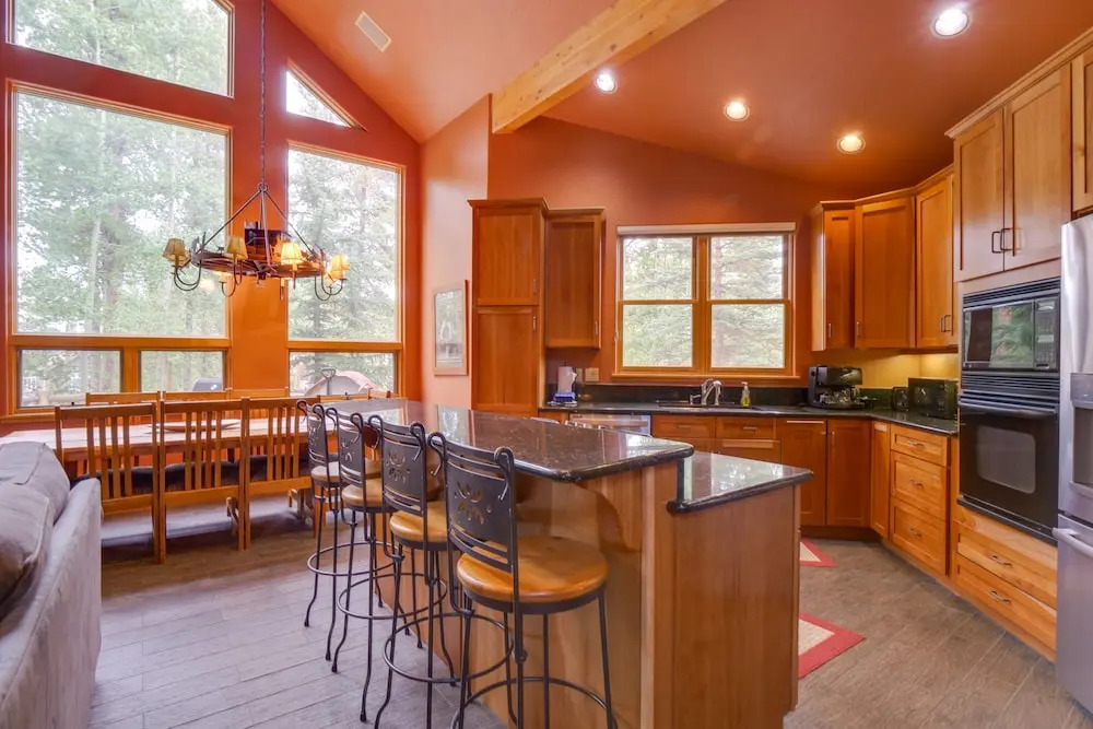 Hot Tub & Ski Shuttle: Rustic Breckenridge Retreat