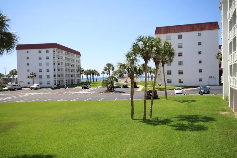 224 El Matador 1 Bedroom Condo by RedAwning