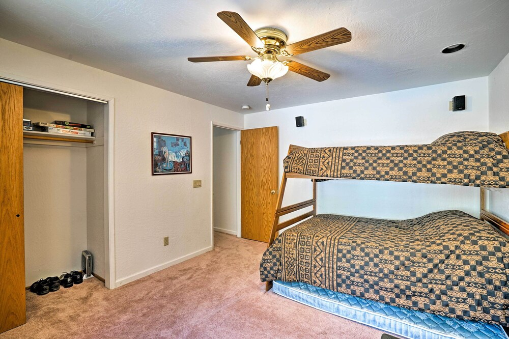 4 Mi to Heavenly: Home w/ Deck in South Lake Tahoe