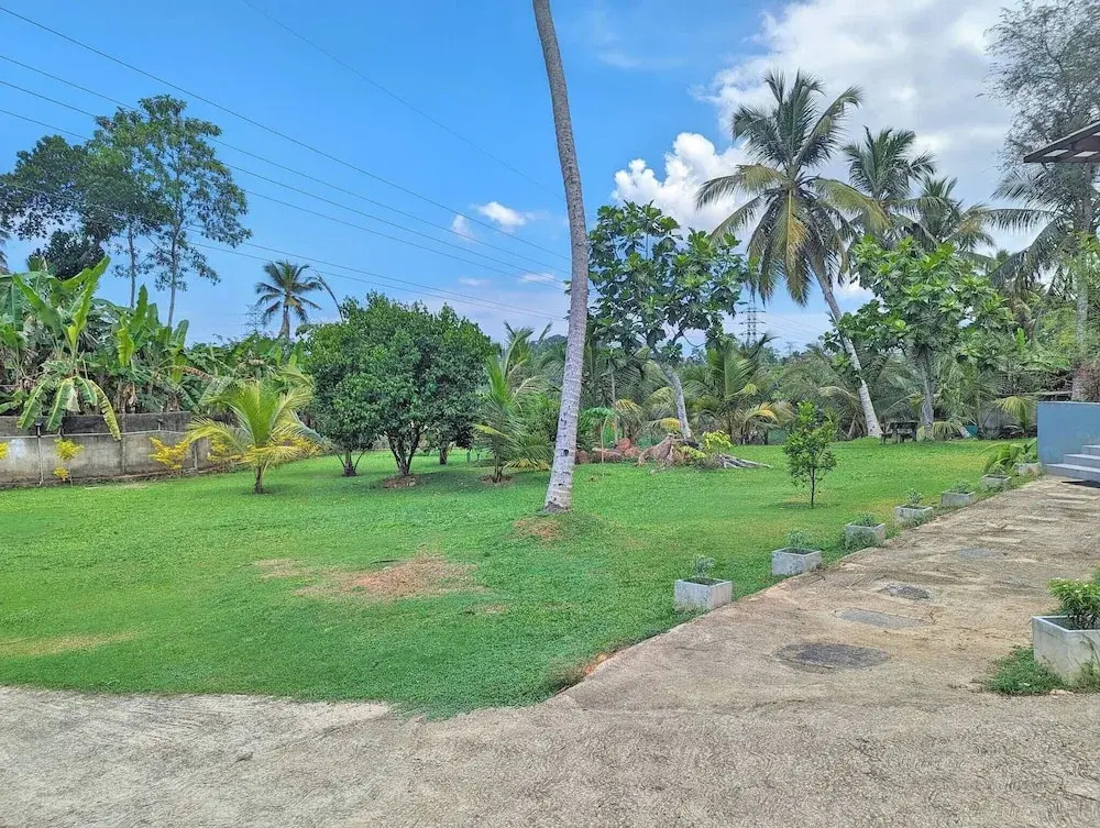 Serene Oasis in Galle - Tranquil Retreat with Breathtaking Views